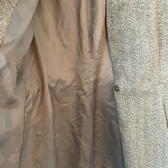 Zara Women's Elegant Light Gray Blazer - Picture 7 of 10